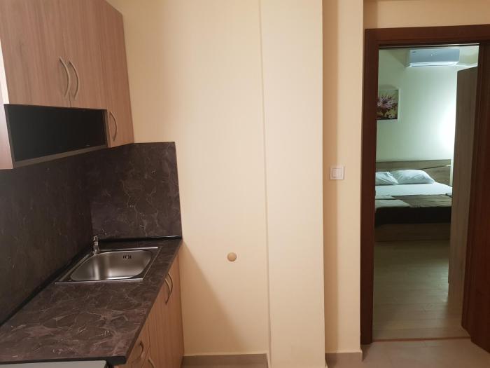 twain apart and rooms