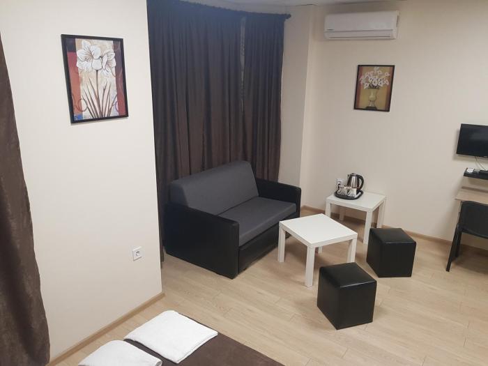 twain apart and rooms