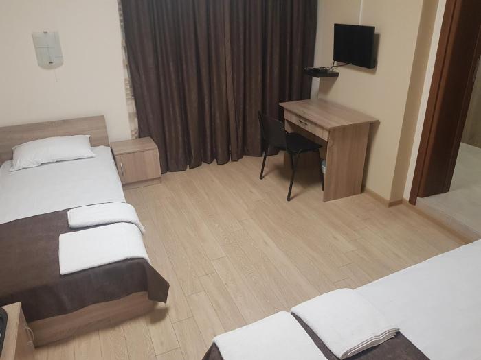 twain apart and rooms