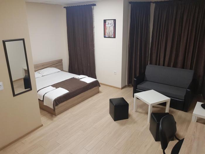 twain apart and rooms