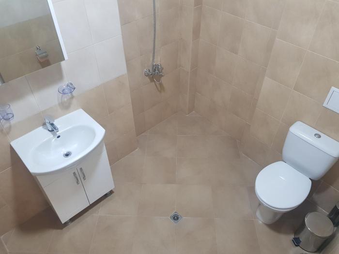 twain apart and rooms