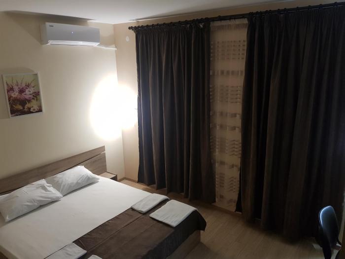 twain apart and rooms