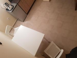 twain apart and rooms