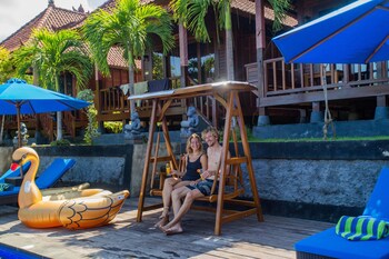 tatak bunut villa ceningan