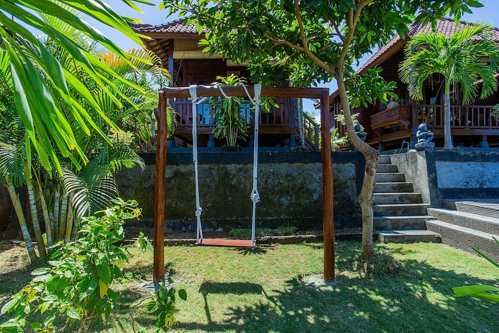 tatak bunut villa ceningan