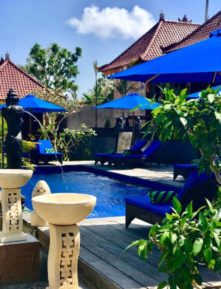 tatak bunut villa ceningan
