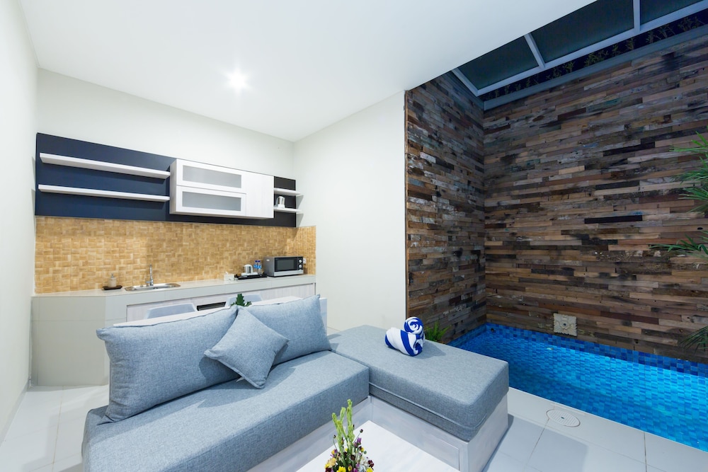 paisa seminyak living