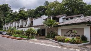 hotel ladera