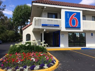 motel 6 petaluma