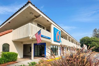 motel 6 petaluma