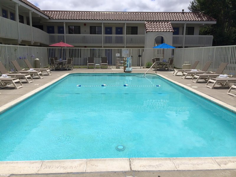 motel 6 petaluma