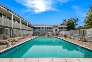 motel 6 petaluma