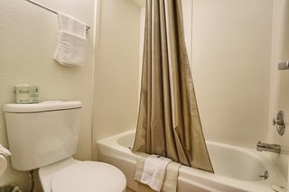 super 8 by wyndham petaluma