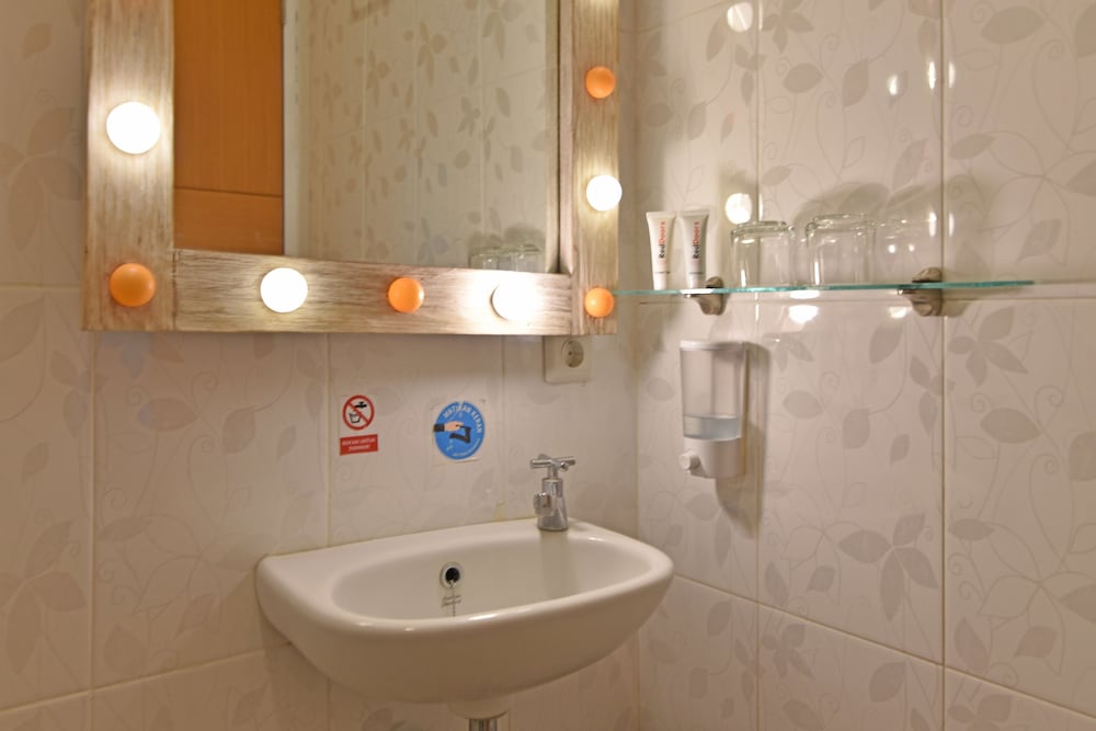 reddoorz plus mahendradatta denpasar