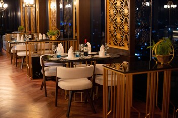 avenzel hotel and convention cibubur