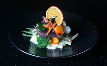 avenzel hotel and convention cibubur