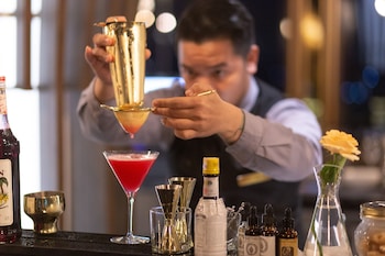 avenzel hotel and convention cibubur