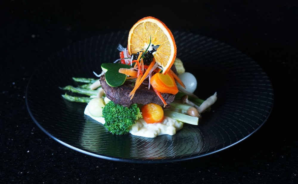 avenzel hotel and convention cibubur