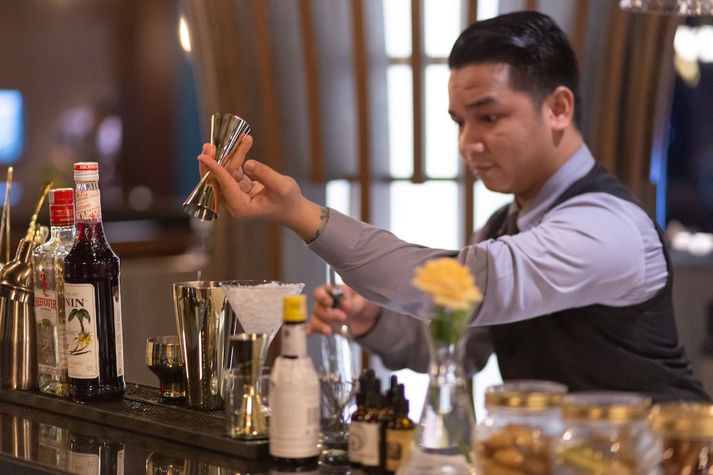 avenzel hotel and convention cibubur