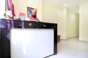 oyo 27650 gian residency