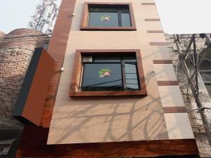 oyo 27650 gian residency