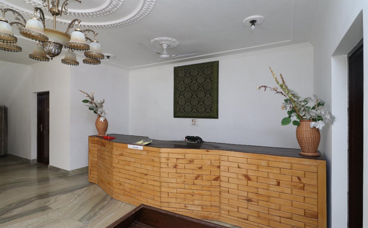 oyo 18724 hotel golden bees