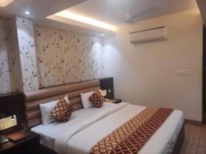 Hotel Sharon Residency,,3 star