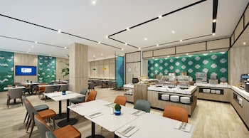 holiday inn express and suites singapore novena by ihg