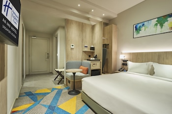 holiday inn express and suites singapore novena by ihg