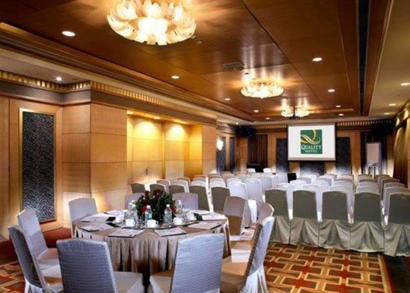 holiday inn express and suites singapore novena by ihg