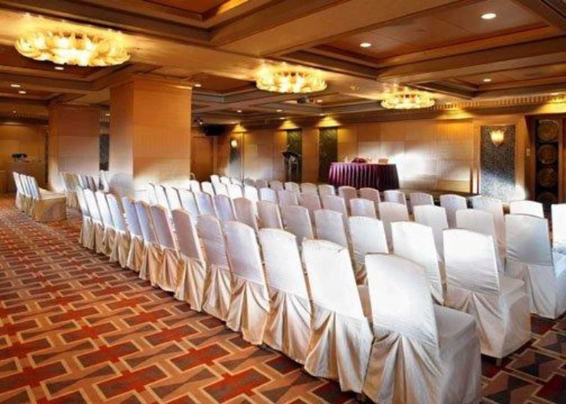 holiday inn express and suites singapore novena by ihg