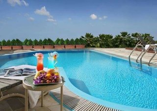 holiday inn express and suites singapore novena by ihg