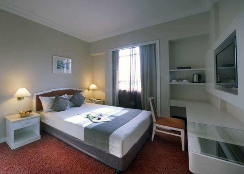 holiday inn express and suites singapore novena by ihg