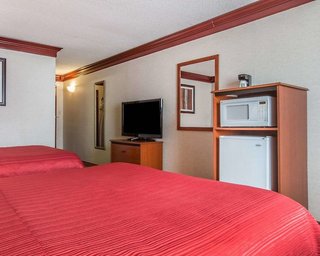 Quality Inn & Conference Center,Chesterfield>>Brattleboro,3 star