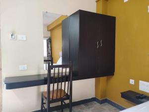 Balaji Lodge,Villupuram>>Pondicherry,2 star