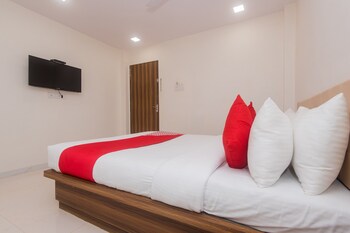 oyo 23259 hotel galaxy inn
