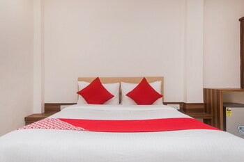 oyo 23259 hotel galaxy inn