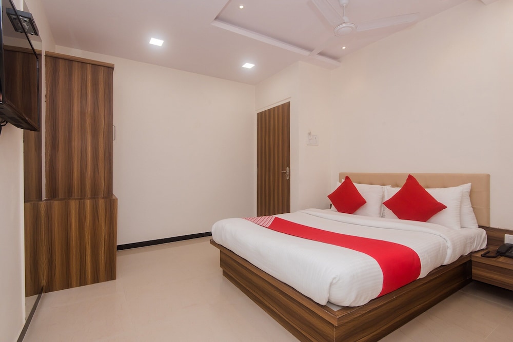 oyo 23259 hotel galaxy inn