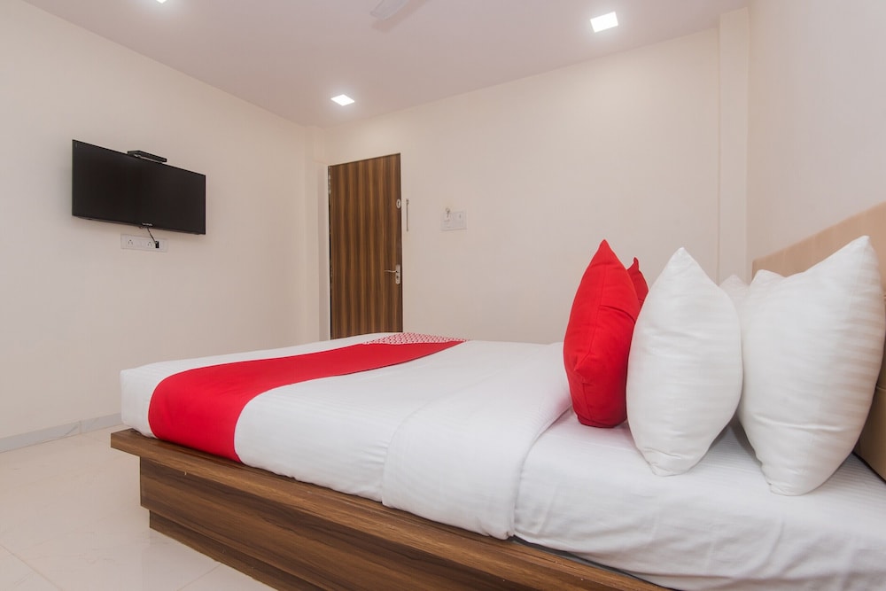 oyo 23259 hotel galaxy inn