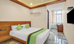 itsy hotels shreys inn mallandur road