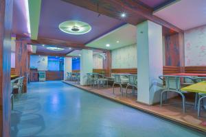 hotel radhika deluxe