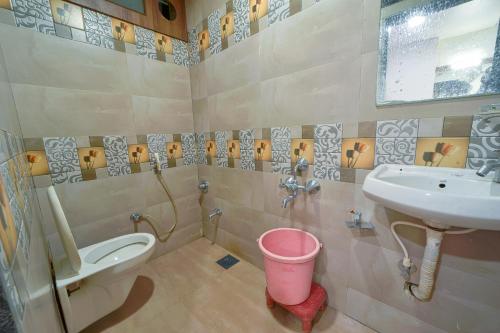 hotel radhika deluxe