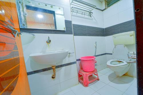 hotel radhika deluxe