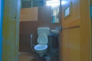 hotel radhika deluxe