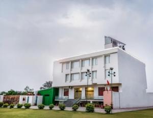 gulabi bagh resort a unit of sarvmangla garden