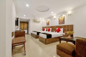 La-Sapphire Hotel,Greater Noida>>Delhi,3 star