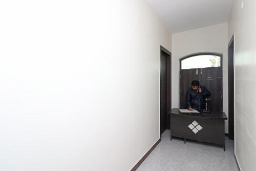 Oyo 19629 Royal Stay Inn,276A/1,Muir Road,Rajapur Near Asha Hospital,3 star
