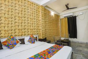 oyo 19629 royal stay inn
