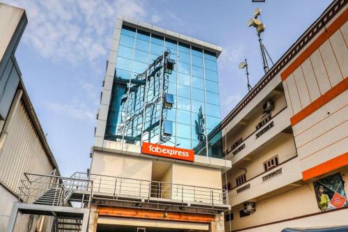 Saharsh Grand,Chanda Nagar>>Hyderabad,3 star