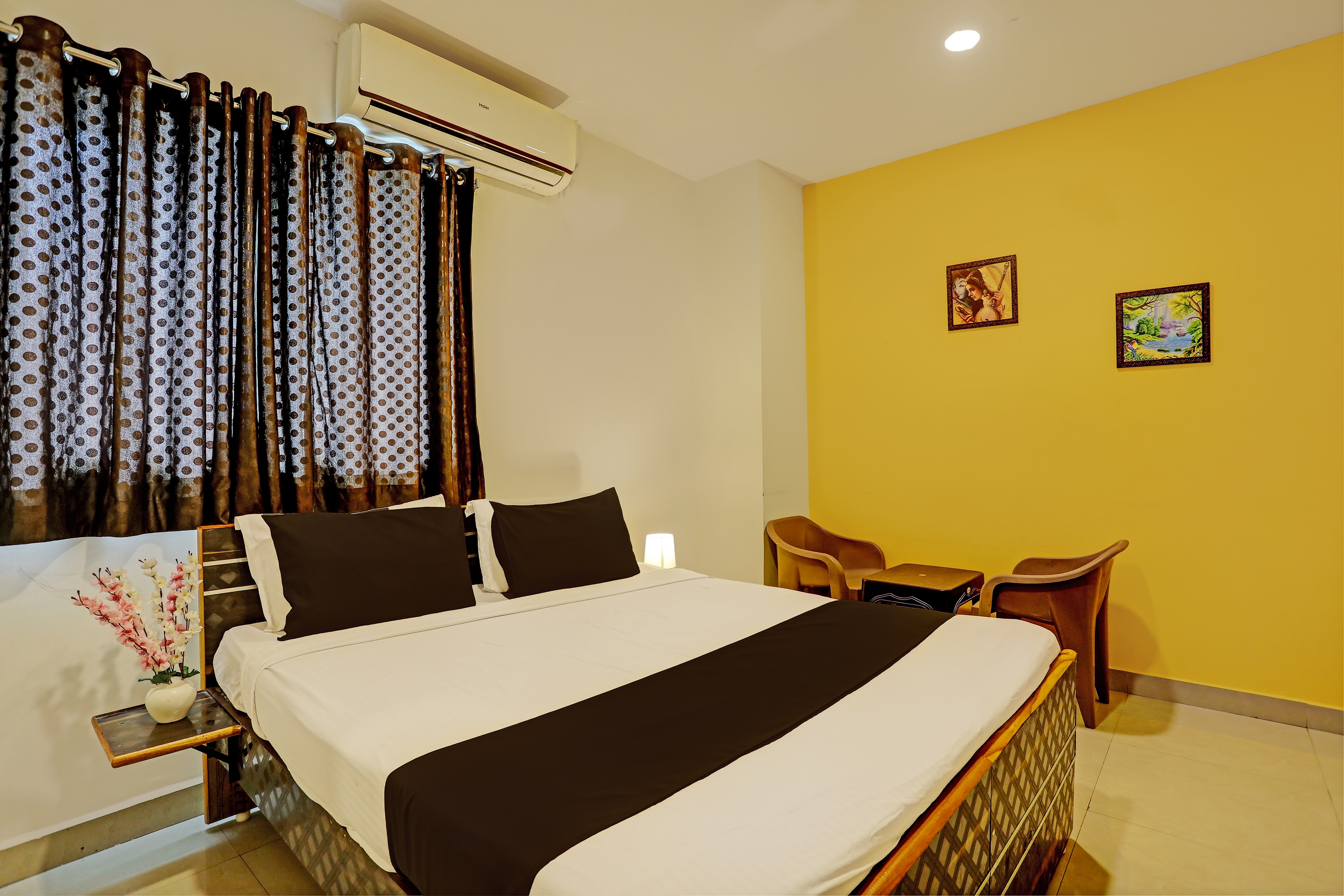 capital o 13869 hotel saharsh grand